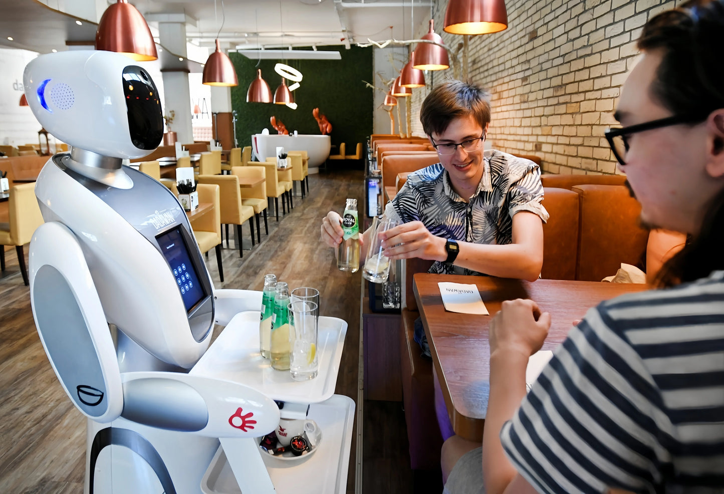 Amy Humanoid AI Robot Waiter for Restaurant / Coffee Shop Automatic Walk and Talk Meal robotic server