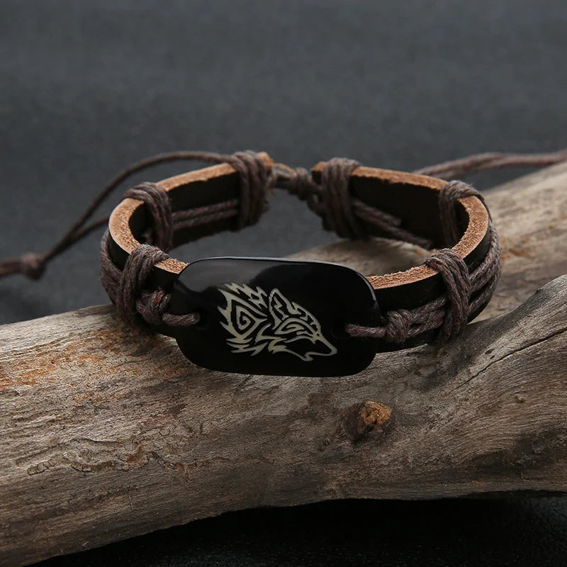 Wolf Pendant Leather Bracelet Men’s Adjustable Tribal Design Wristband Stylish Wolf Head Jewelry for Fashion Lovers