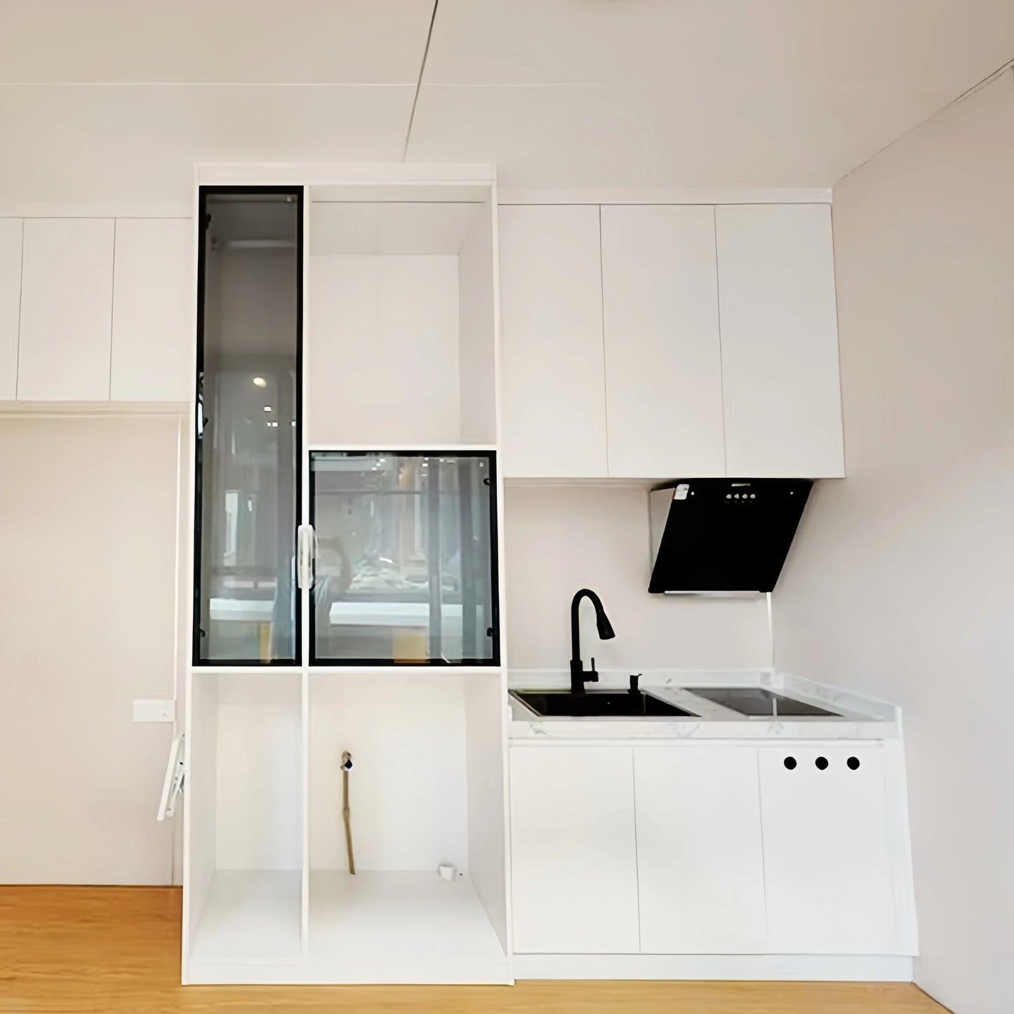 Prefab Capsule Futuristic Prefabricated Container Portable Space Glamping Pod House From Manufacturer